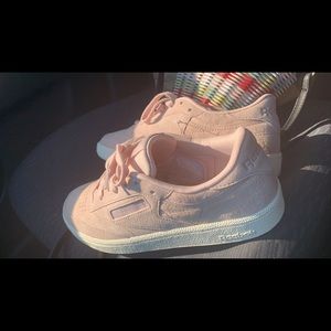 Reebok Pink Sneakers classic vintage